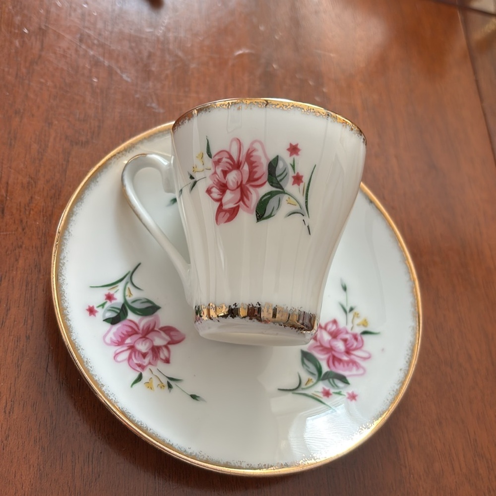 Floral Teacup and Saucer Set with Gold Trim - Picture 6 of 6